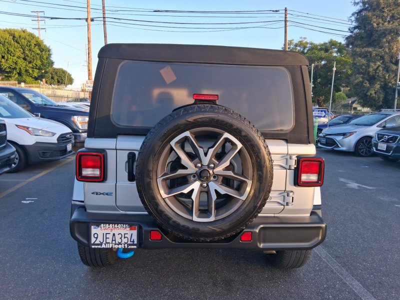 Used 2024 Jeep Wrangler Unlimited AWD/4WD image 6
