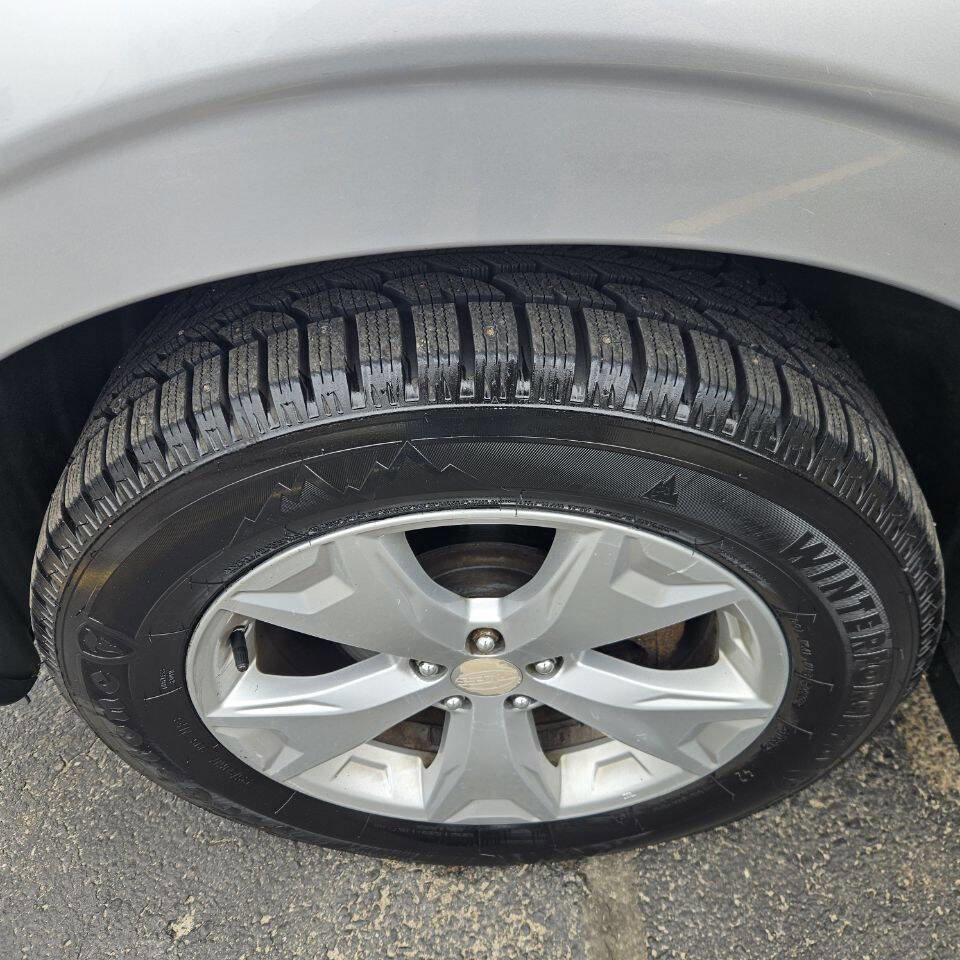 Used 2014 Subaru Forester 2.5i Premium w/ All-Weather Package image 10