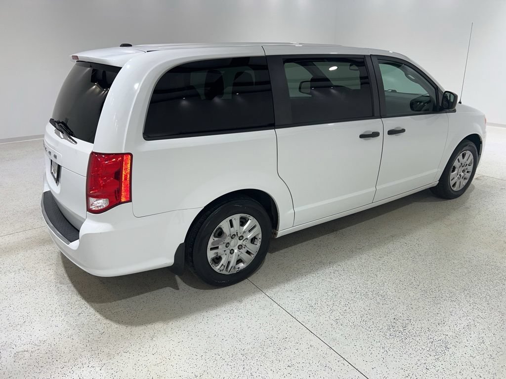 Used 2020 Dodge Grand Caravan SE w/ UConnect Hands-Free Group FWD image 5