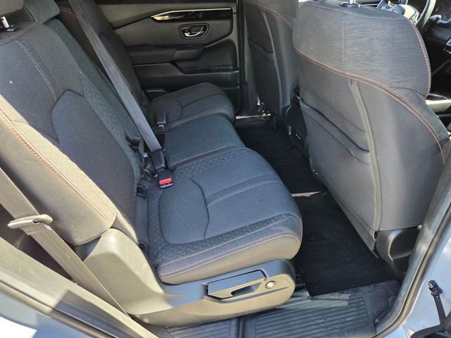 Used 2025 Honda Pilot Sport image 14