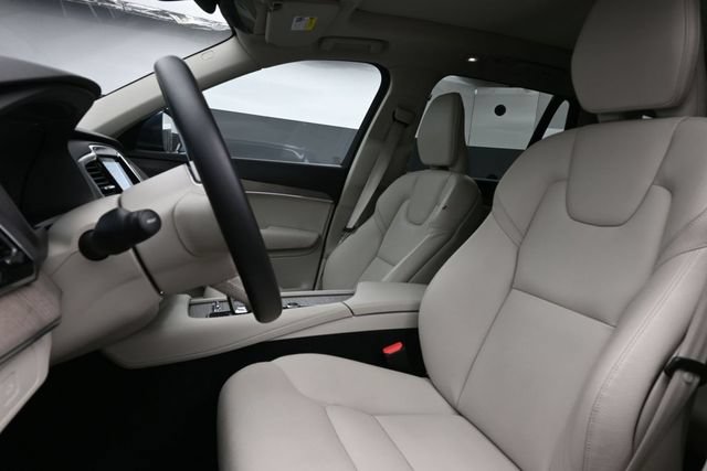 Used 2023 Volvo XC90 B6 Plus w/ Protection Package AWD/4WD image 10