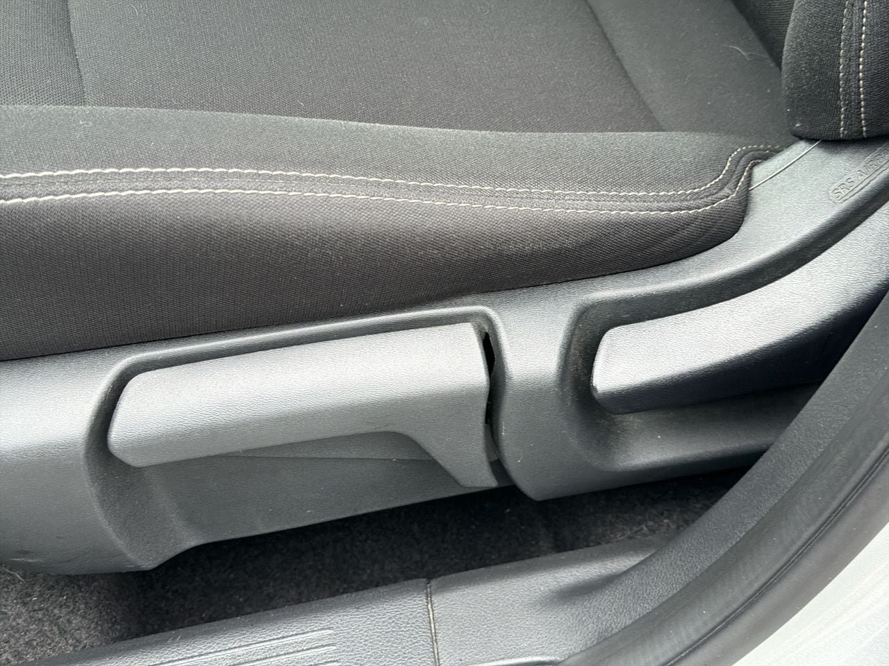 Used 2024 Nissan Rogue S AWD/4WD image 12