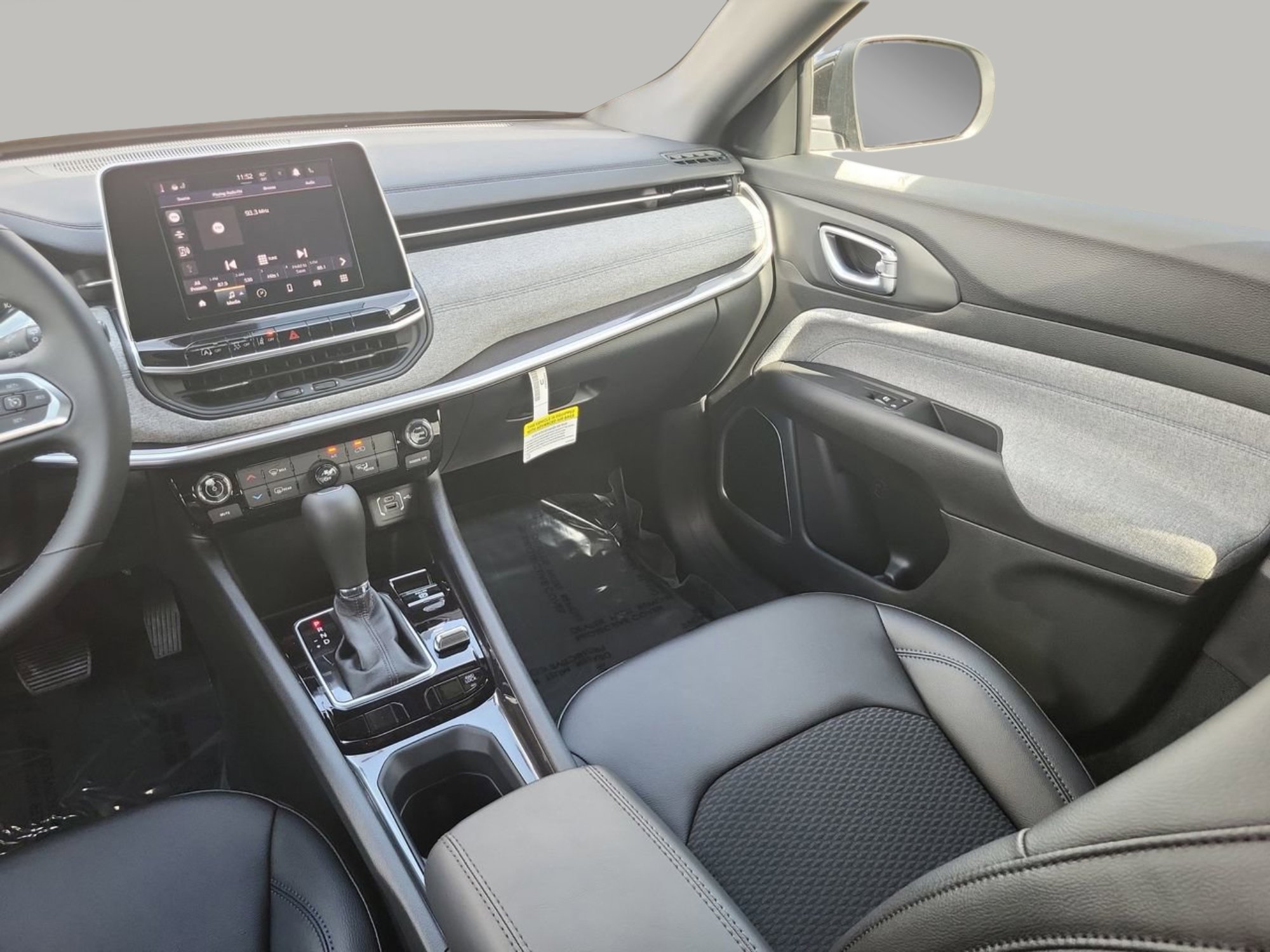 New 2026 Jeep Compass Latitude image 14