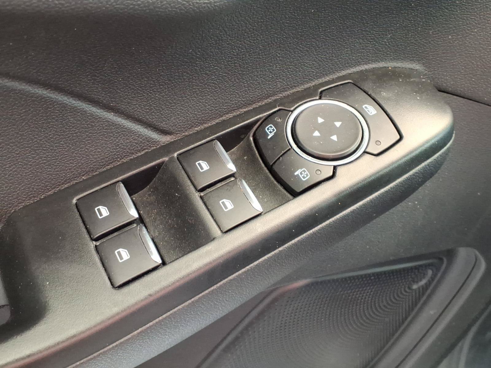 Used 2025 Ford Escape ST-Line w/ Tech Pack #1 FWD image 6