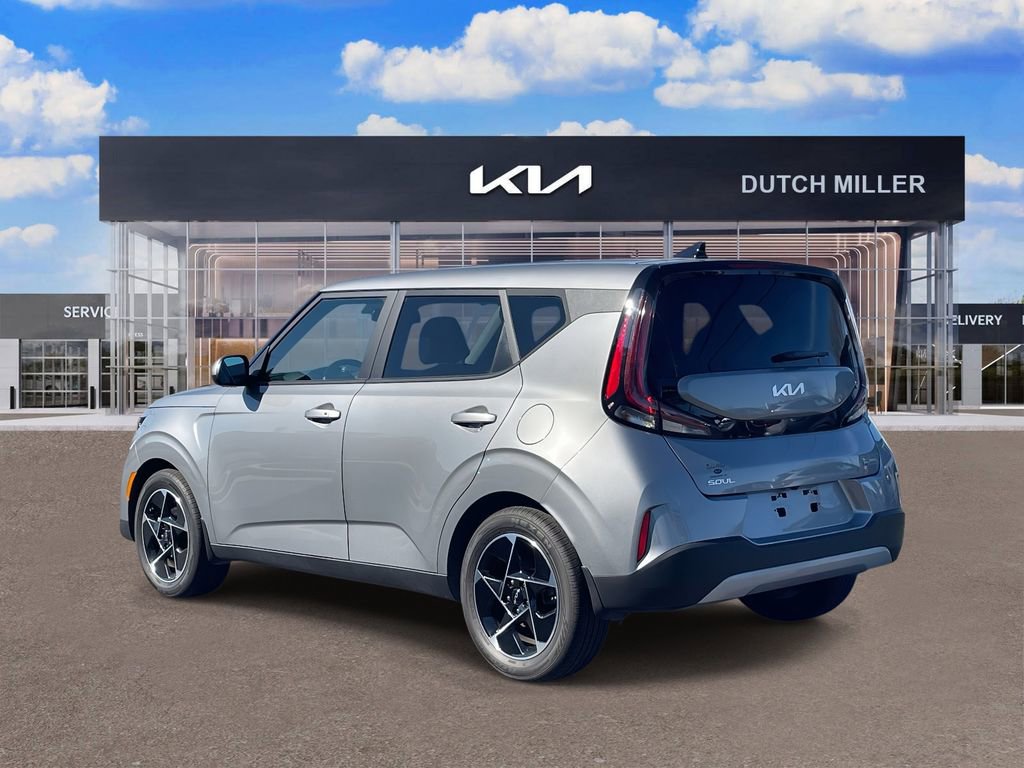 Used 2023 Kia Soul EX image 5
