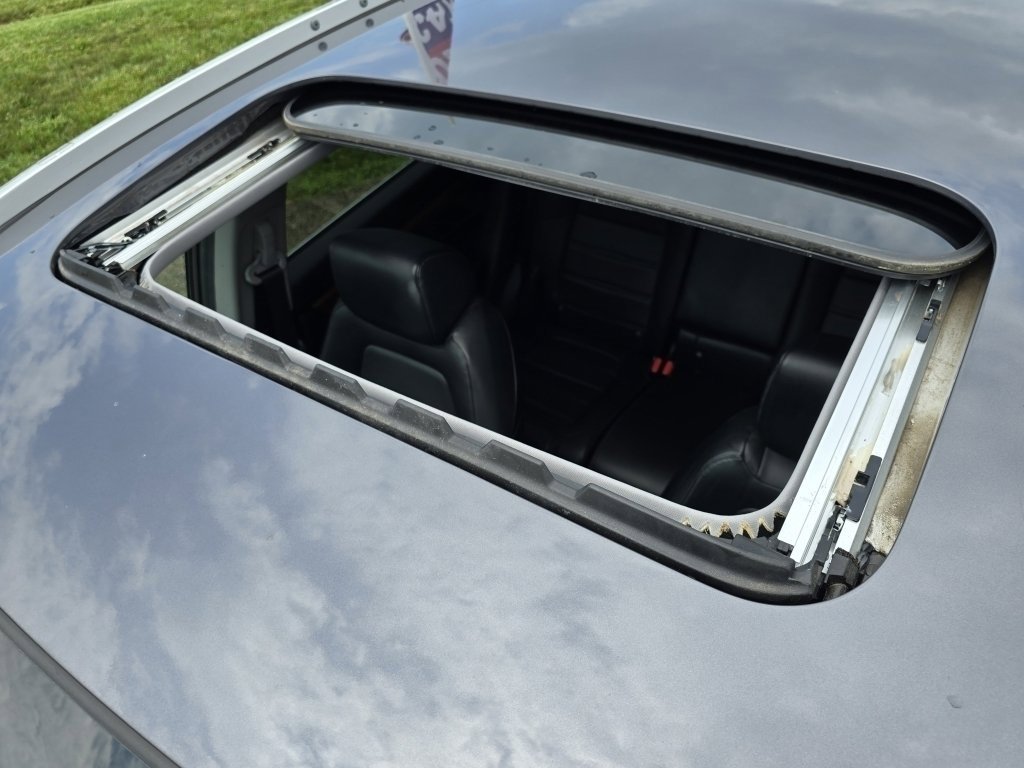 Used 2022 Honda CR-V Touring image 4