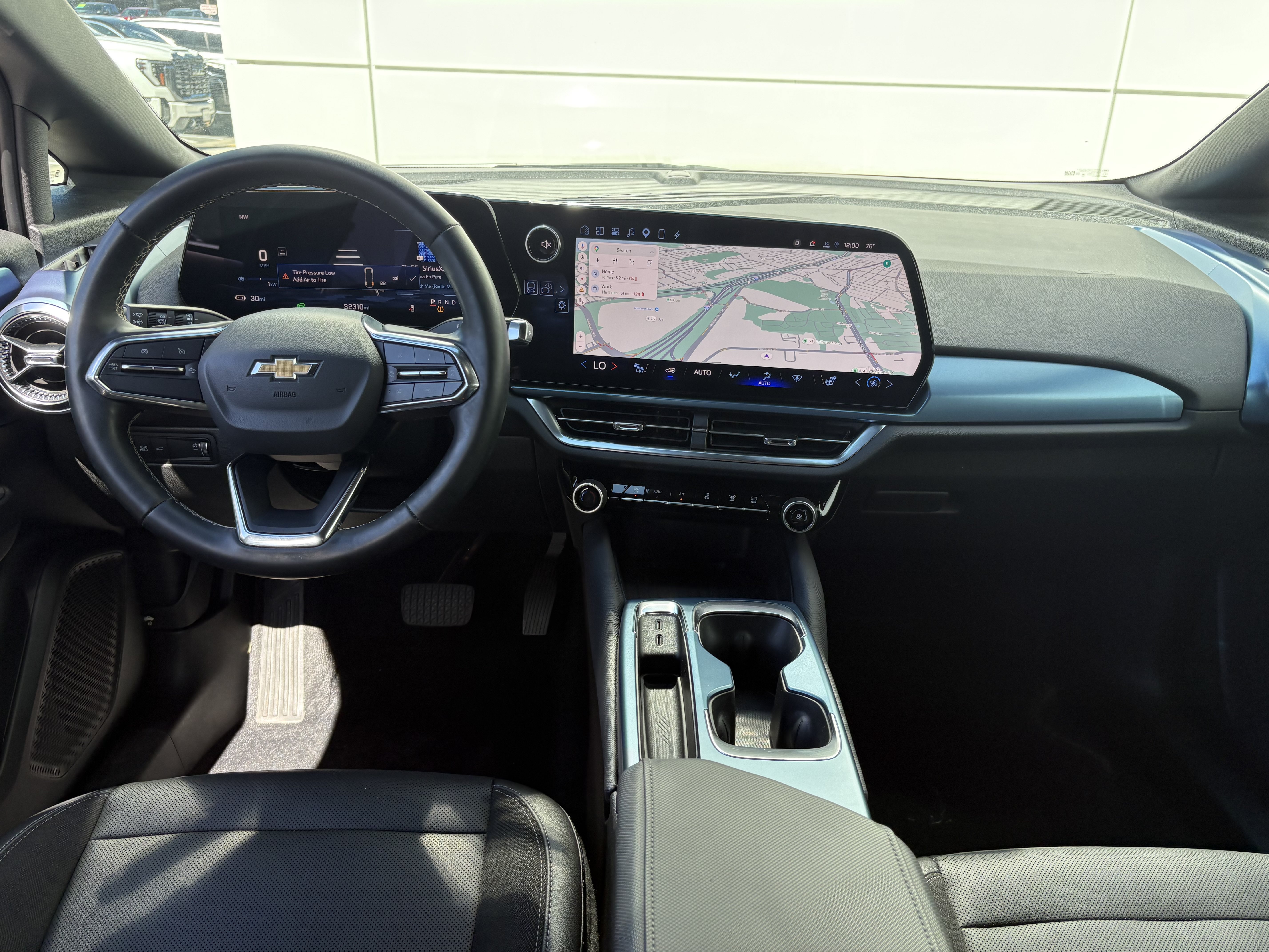 Used 2024 Chevrolet Equinox EV LT AWD/4WD image 18