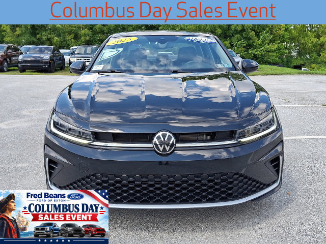 Used 2025 Volkswagen Jetta SE FWD image 3