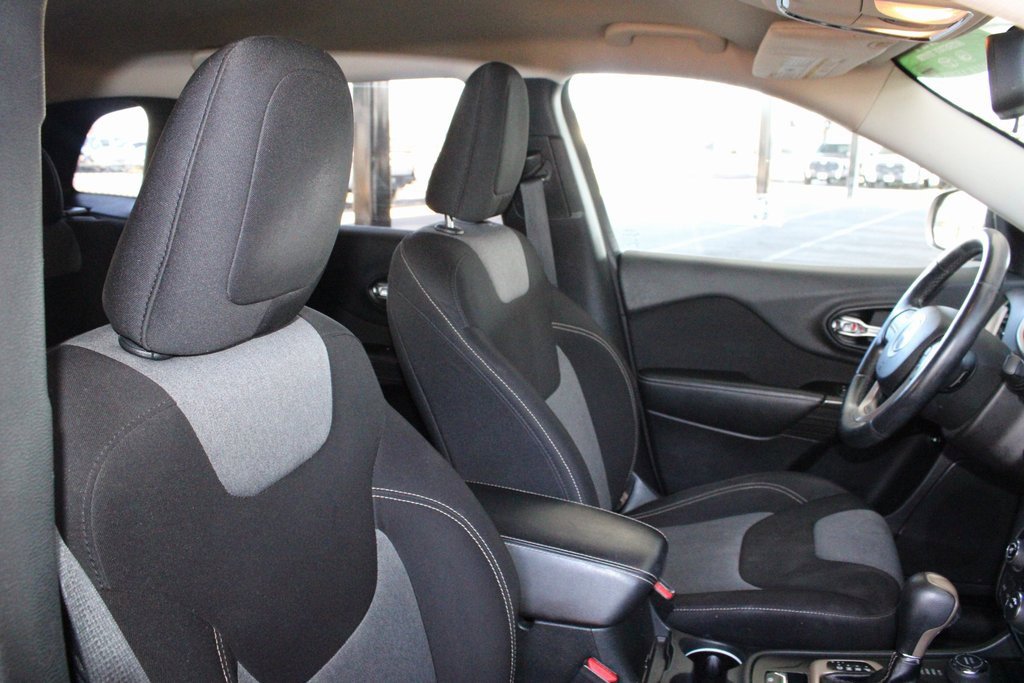 Used 2014 Jeep Cherokee Latitude image 40