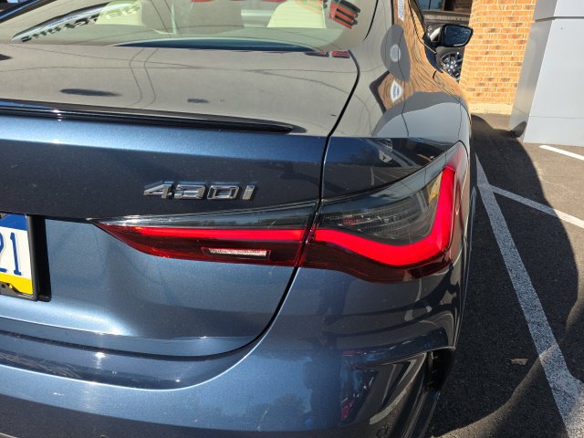 Used 2024 BMW 430i xDrive Coupe w/ M Sport Package AWD/4WD image 8
