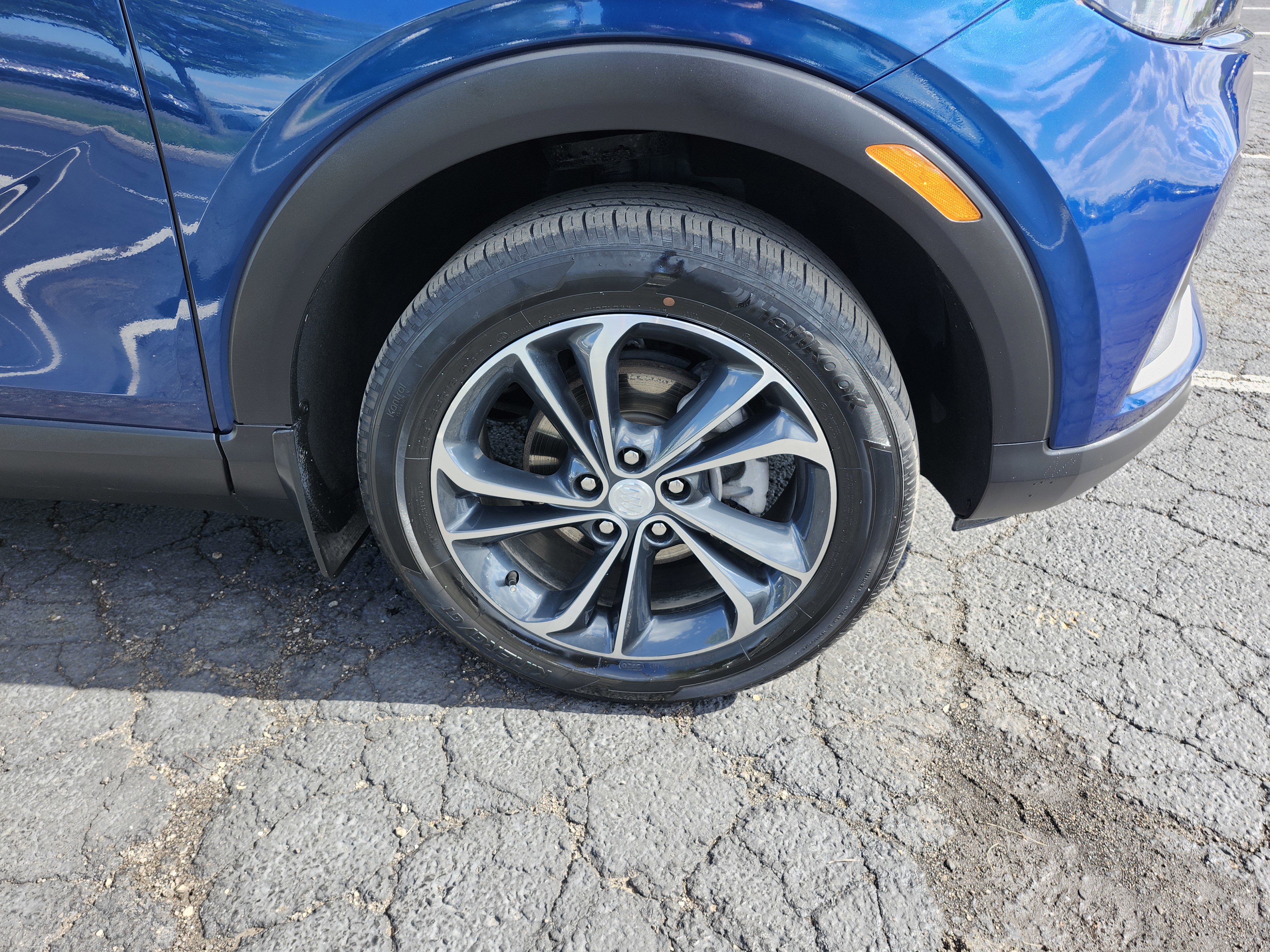Used 2020 Buick Encore GX Select AWD/4WD image 11