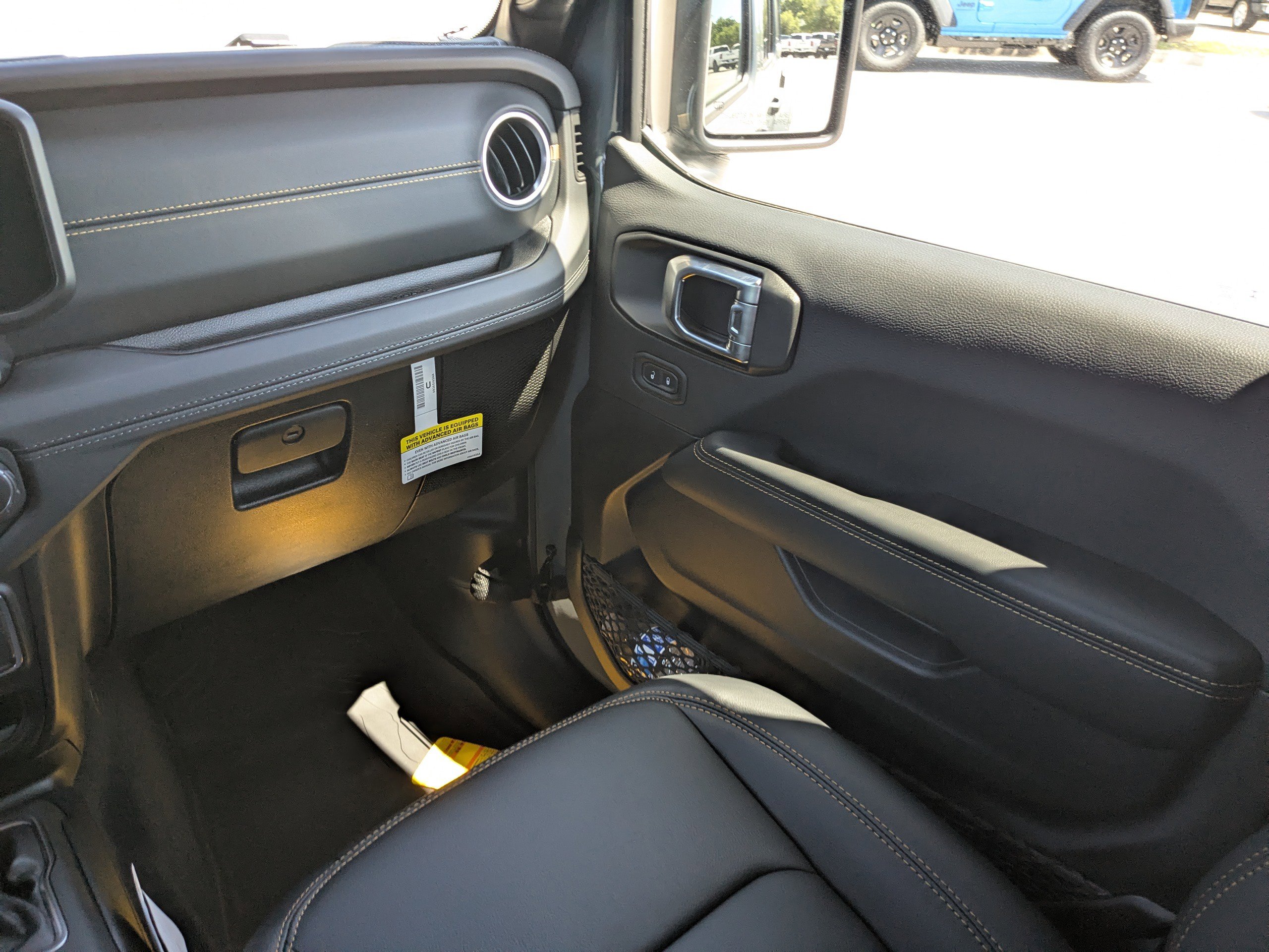 New 2026 Jeep Wrangler Unlimited Sahara AWD/4WD image 15