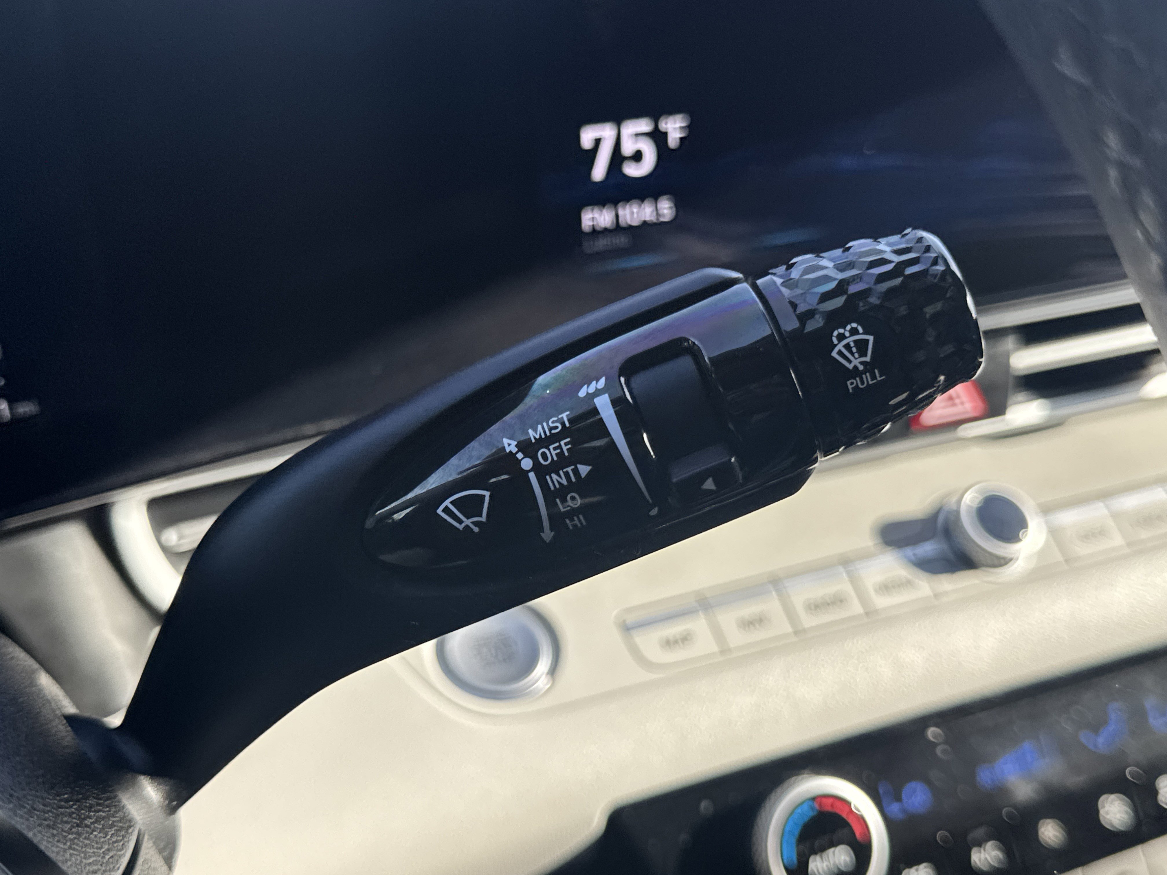 Used 2021 Hyundai Elantra Limited image 17