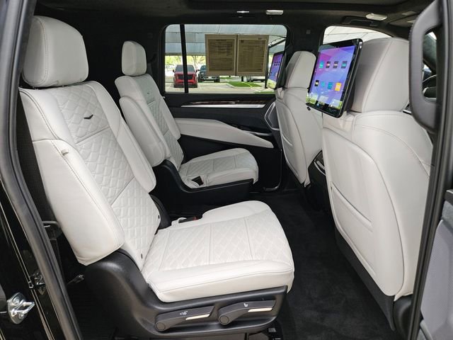 Certified 2026 Cadillac Escalade ESV Platinum Sport w/ LPO, ONYX Package AWD/4WD image 27