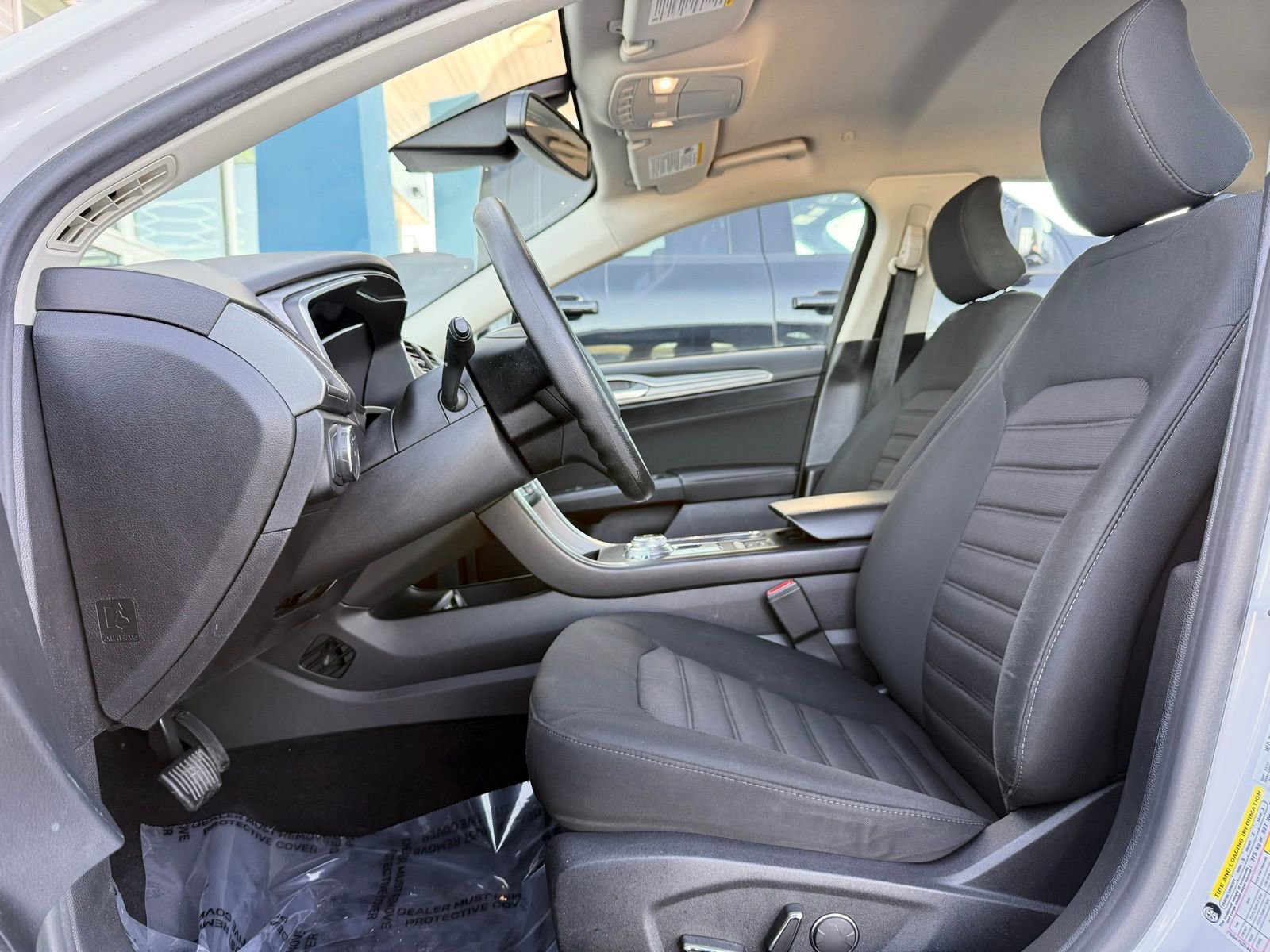 Used 2019 Ford Fusion SE image 12