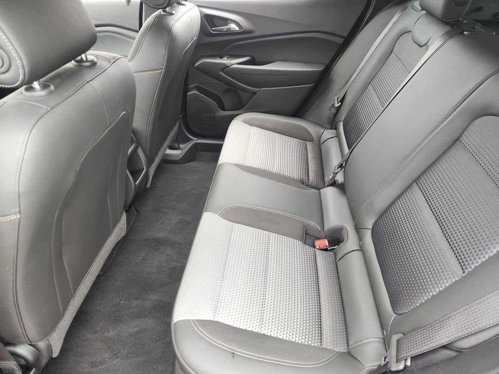 Used 2025 Chevrolet Trax LT FWD image 29