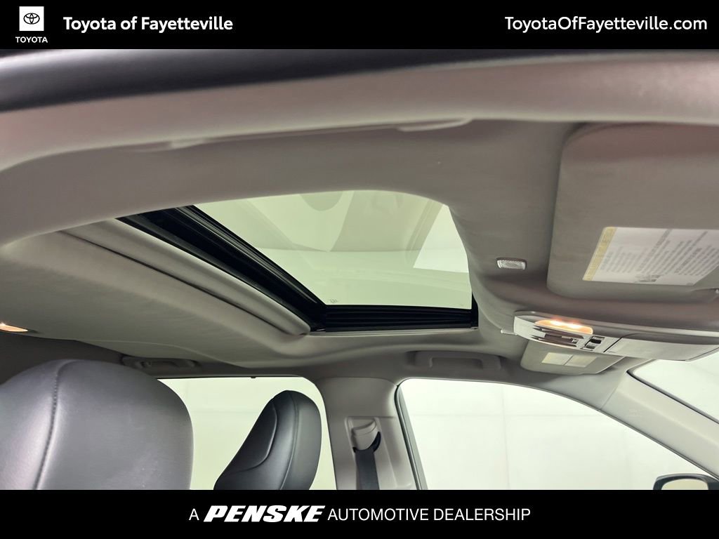 Certified 2025 Toyota Highlander XLE image 6