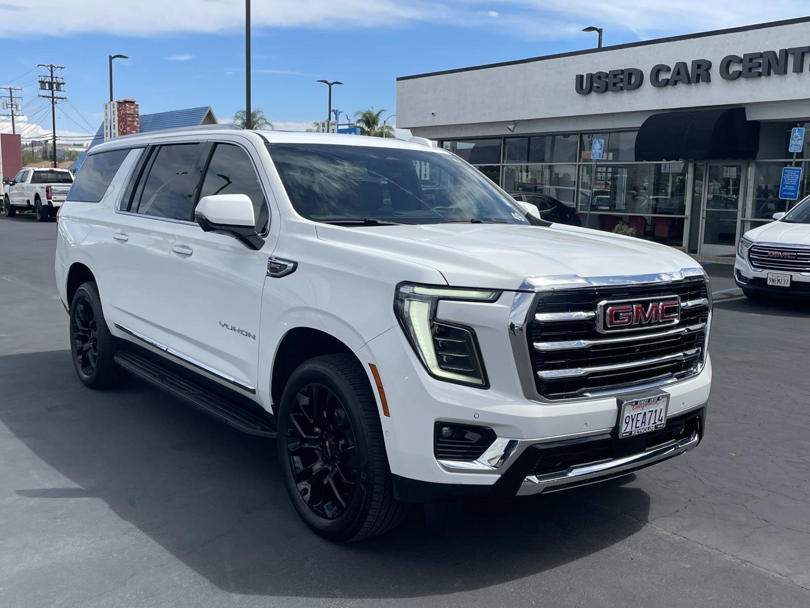 New 2026 GMC Yukon XL Elevation w/ Elevation Premium Package RWD image 3