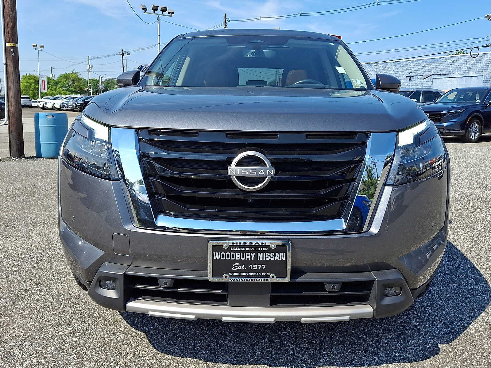 Certified 2025 Nissan Pathfinder Platinum w/ Cargo Package AWD/4WD image 2