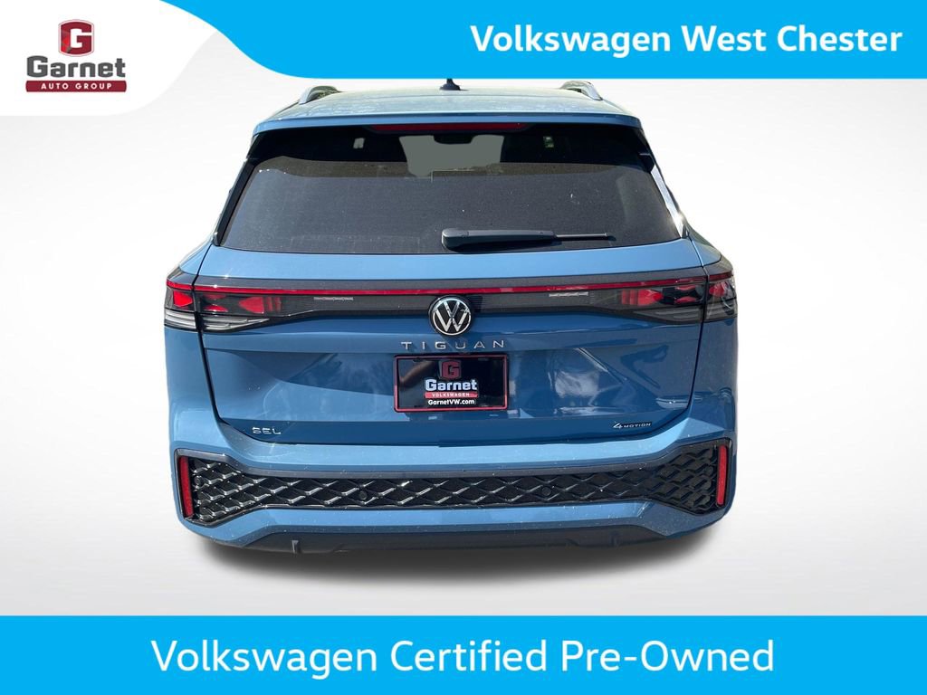 Certified 2025 Volkswagen Tiguan SEL R-Line AWD/4WD image 4