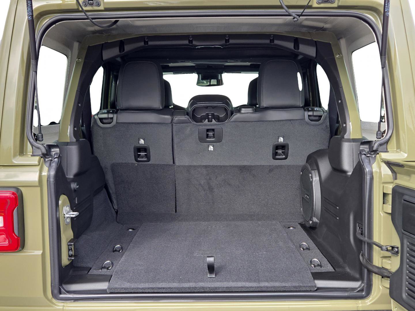 New 2026 Jeep Wrangler Unlimited Rubicon w/ Safety Group AWD/4WD image 10