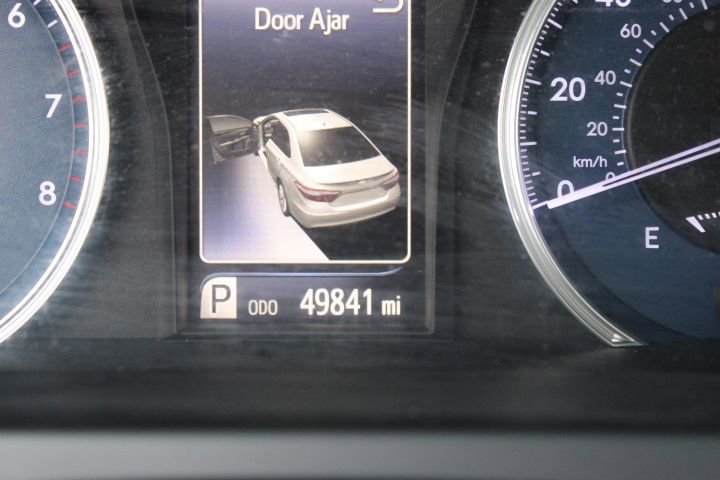 Used 2015 Toyota Camry XLE w/ Moonroof Package FWD image 12