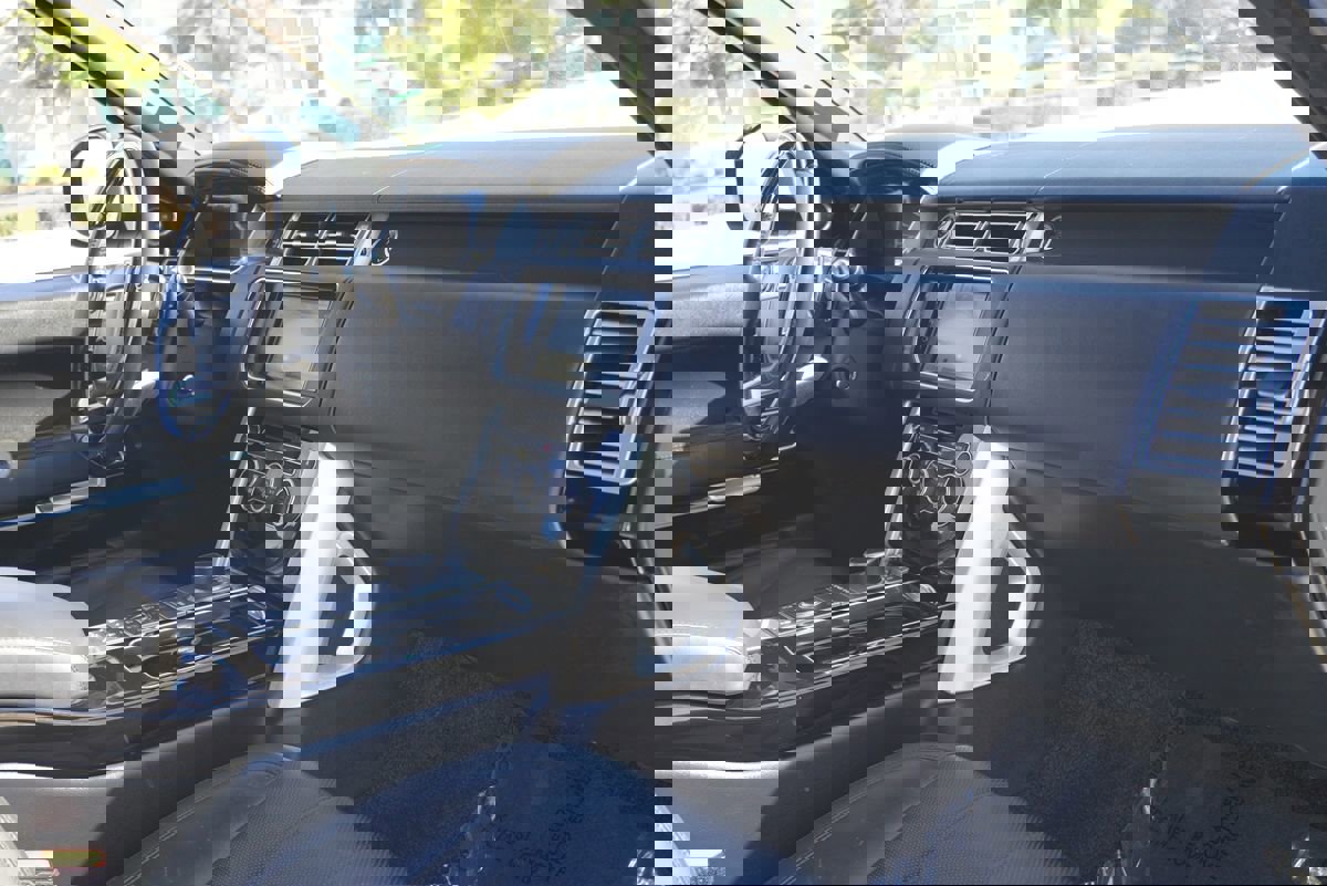 Used 2016 Land Rover Range Rover Supercharged image 17