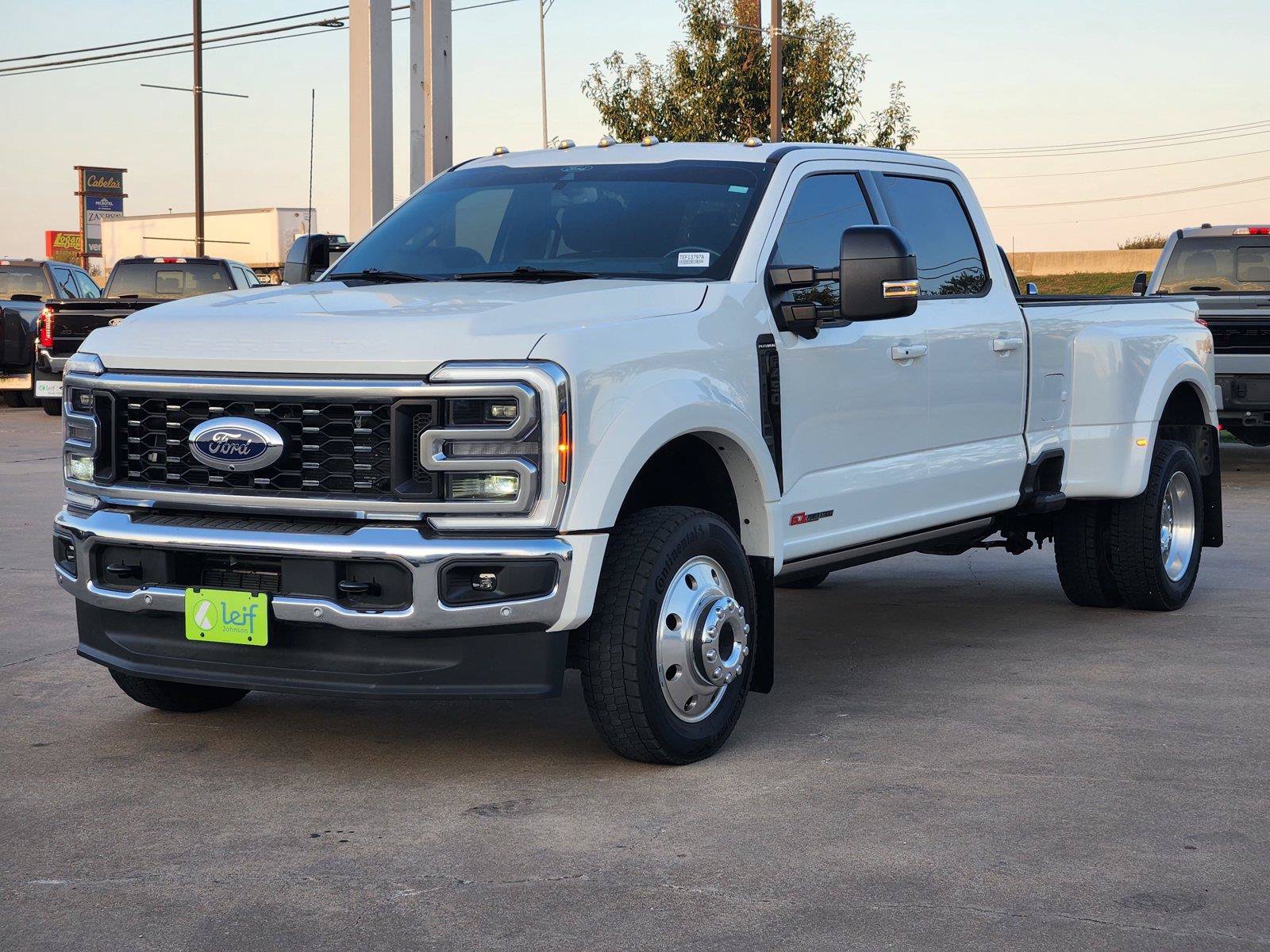 Certified 2025 Ford F450 Platinum w/ FX4 Off-Road Package AWD/4WD image 3