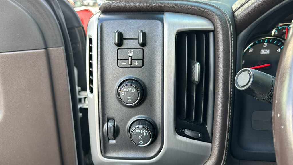 Used 2018 GMC Sierra 1500 SLT w/ SLT Premium Package AWD/4WD image 32