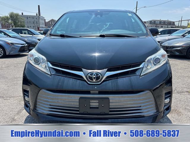 Used 2018 Toyota Sienna XLE w/ XLE Navigation Package AWD/4WD image 6