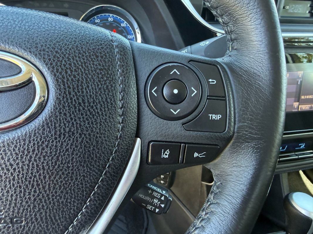 Used 2017 Toyota Corolla SE image 21