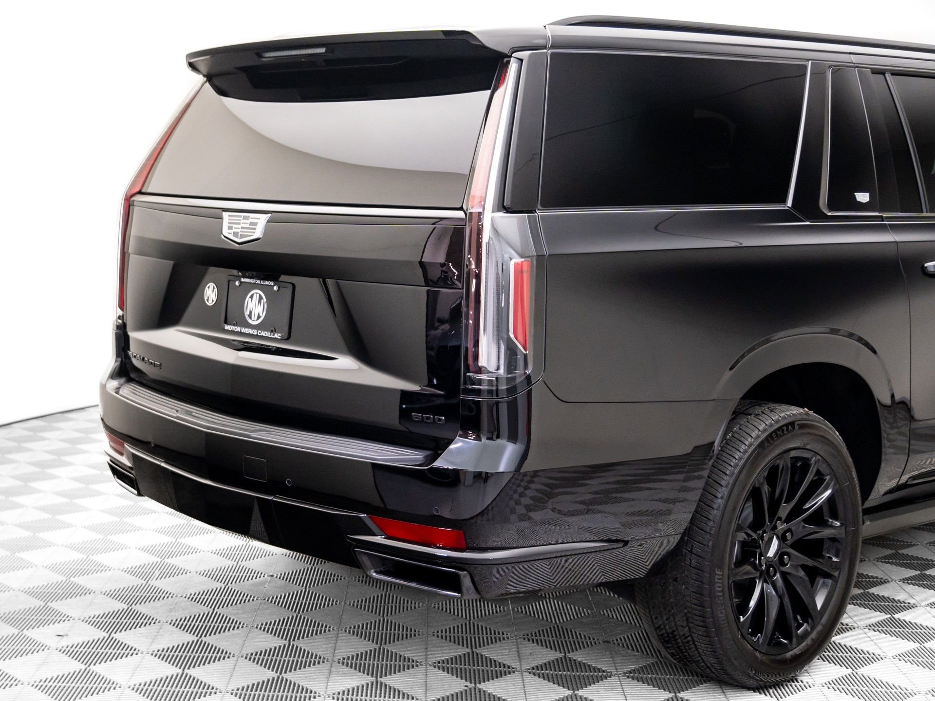 Certified 2024 Cadillac Escalade ESV Sport Platinum w/ LPO, ONYX Package image 40