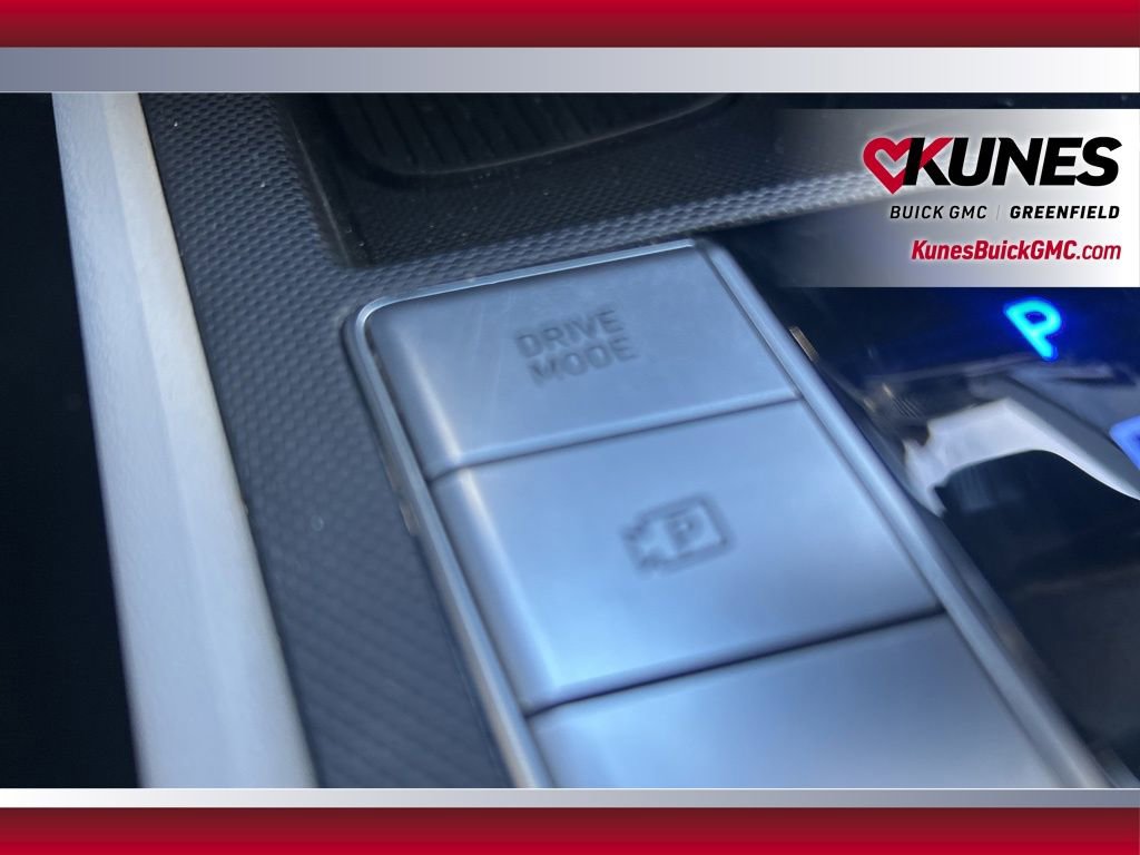 Used 2025 Hyundai Elantra Limited FWD image 37