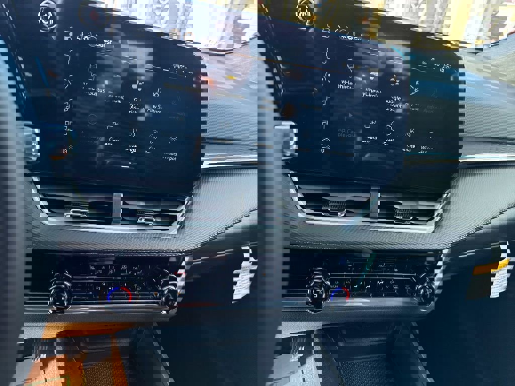 New 2026 Chevrolet Equinox LT w/ Convenience Package II image 25