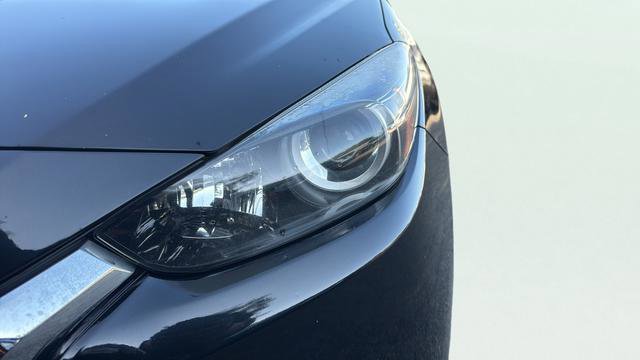 Used 2018 MAZDA MAZDA3 Sport FWD image 26