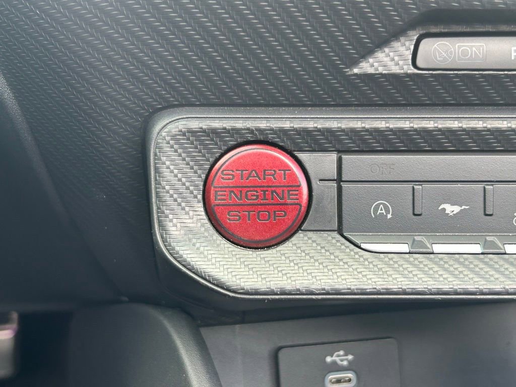 Used 2025 Ford Mustang Premium RWD image 36