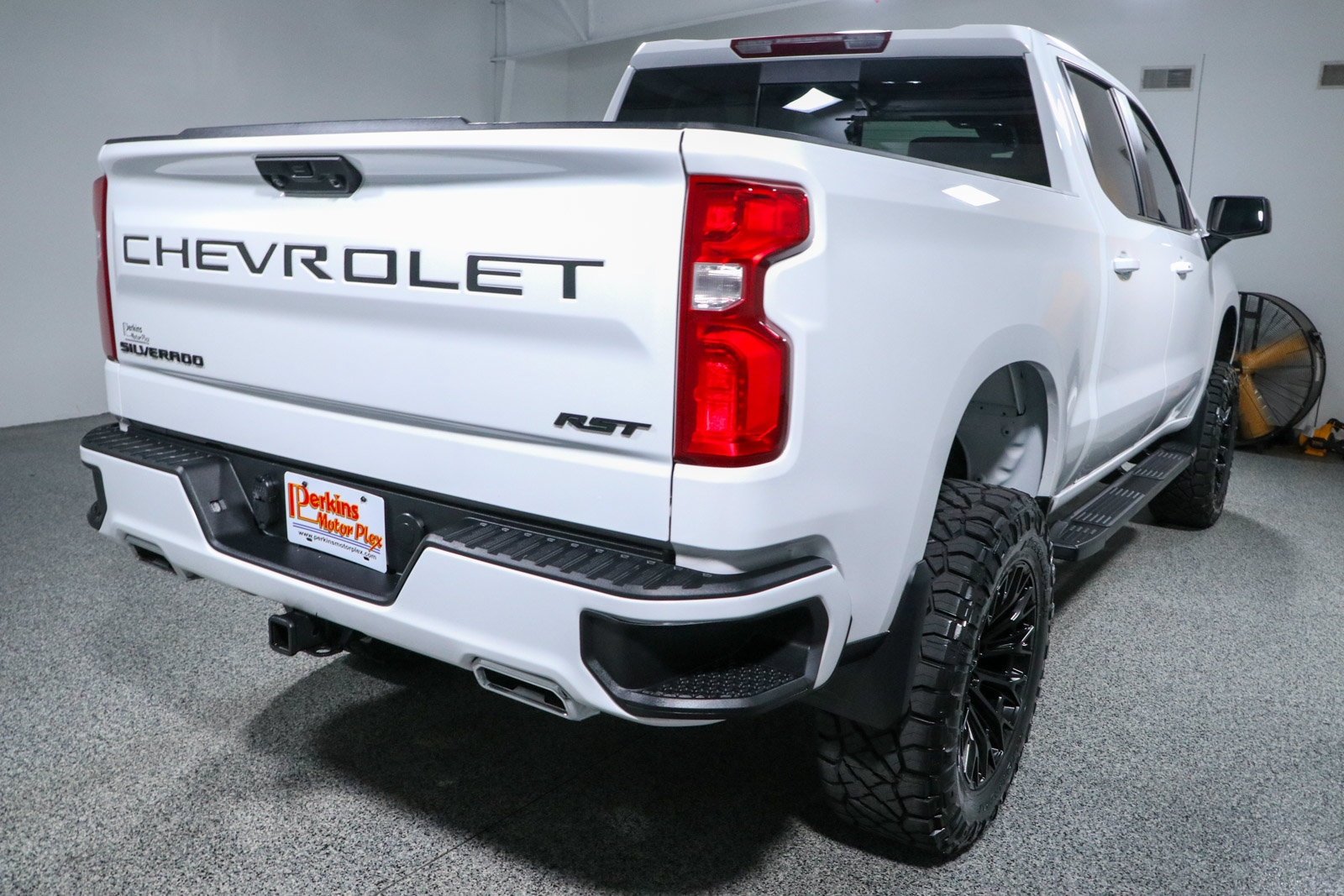 Used 2024 Chevrolet Silverado 1500 RST w/ Convenience Package II AWD/4WD image 8