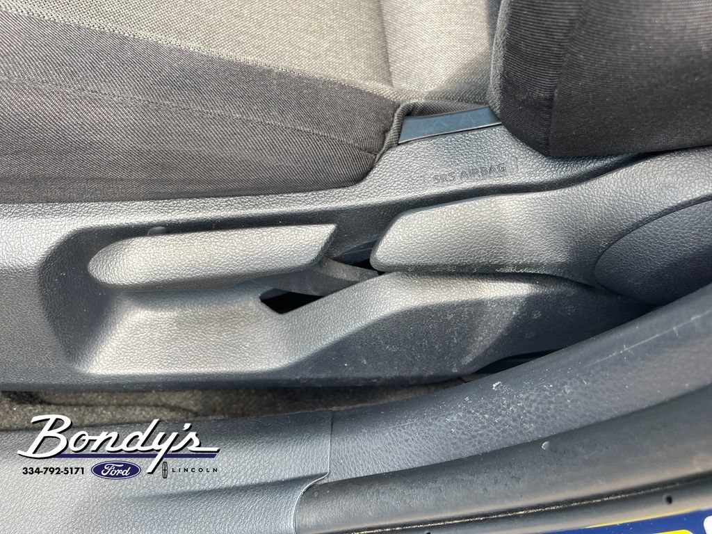 Used 2025 Toyota Camry LE FWD image 9