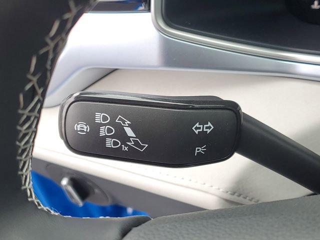 New 2025 Volkswagen Taos SE image 16