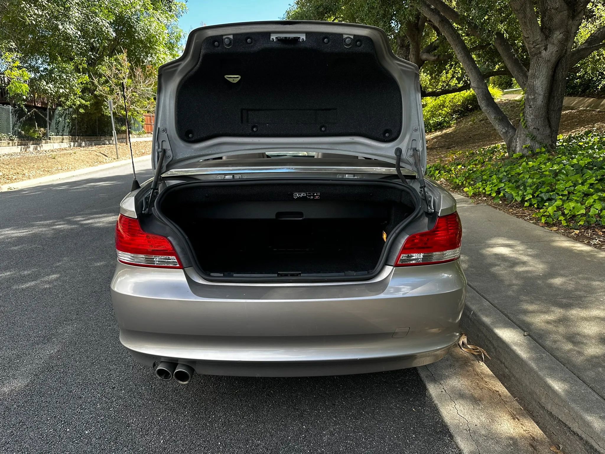 Used 2009 BMW 128i Convertible image 5