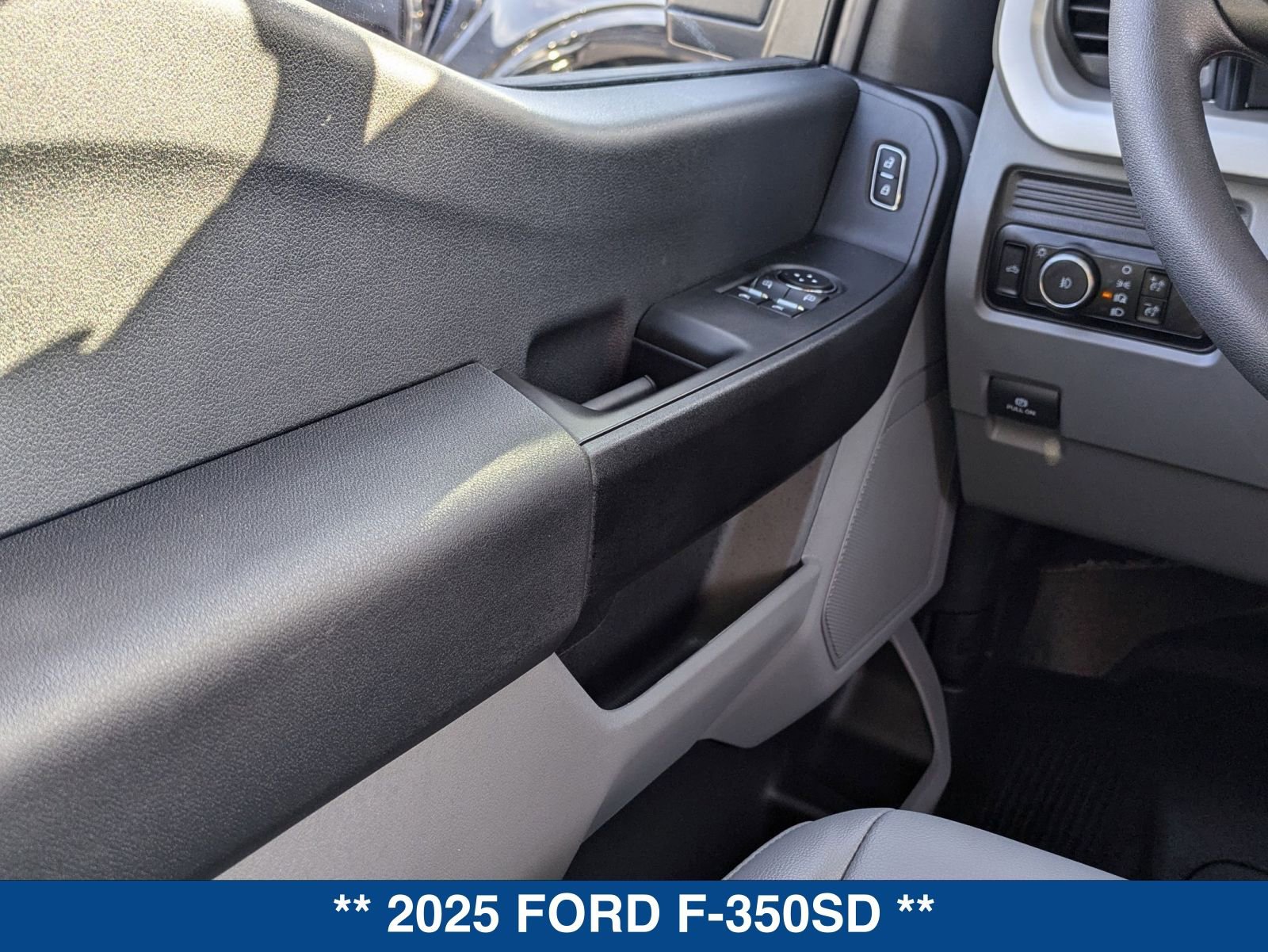 New 2025 Ford F350 XL w/ XL Chrome Package RWD image 18