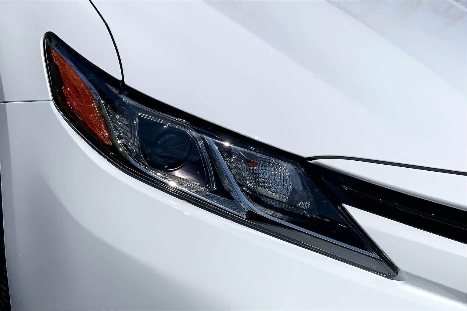 Used 2020 Toyota Camry LE FWD image 27