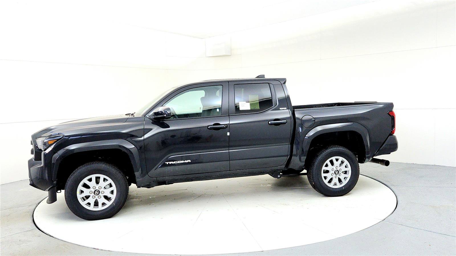 New 2026 Toyota Tacoma SR5 RWD image 3