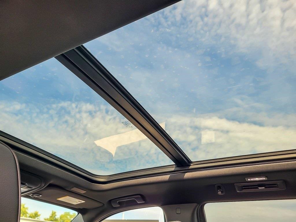 New 2026 GMC Yukon Denali w/ Sun & Power Step Package image 13