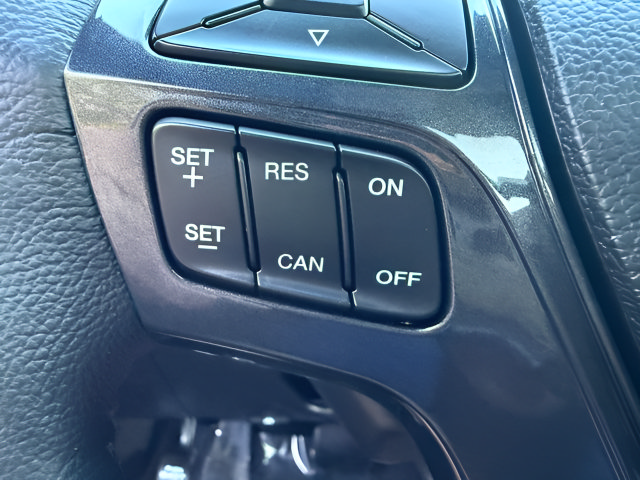 Used 2019 Ford Explorer XLT w/ Equipment Group 202A AWD/4WD image 18