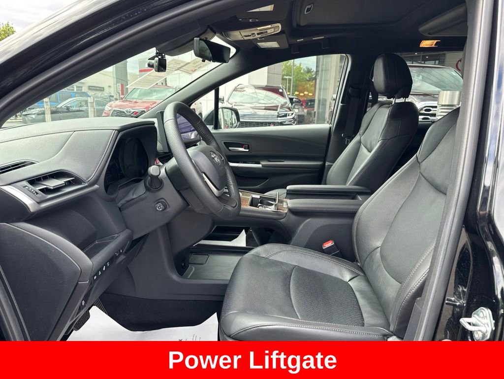 Used 2025 Toyota Sienna Platinum AWD/4WD image 11