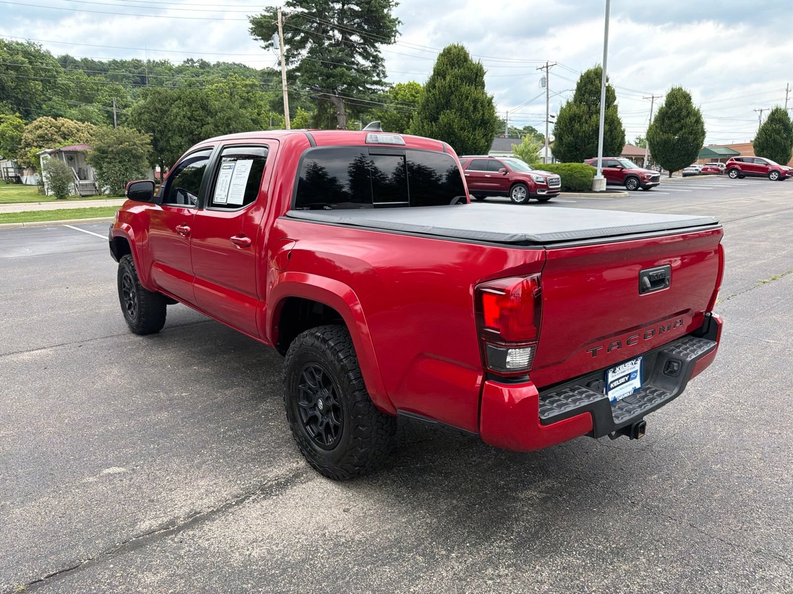 Used 2020 Toyota Tacoma SR5 w/ Technology Package AWD/4WD image 3
