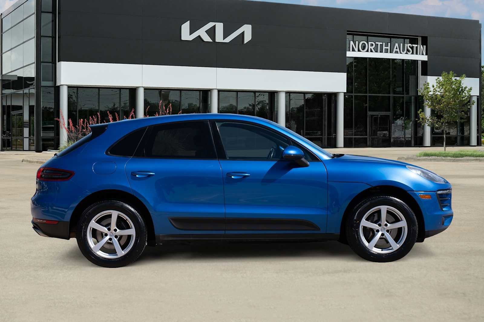 Used 2017 Porsche Macan image 7