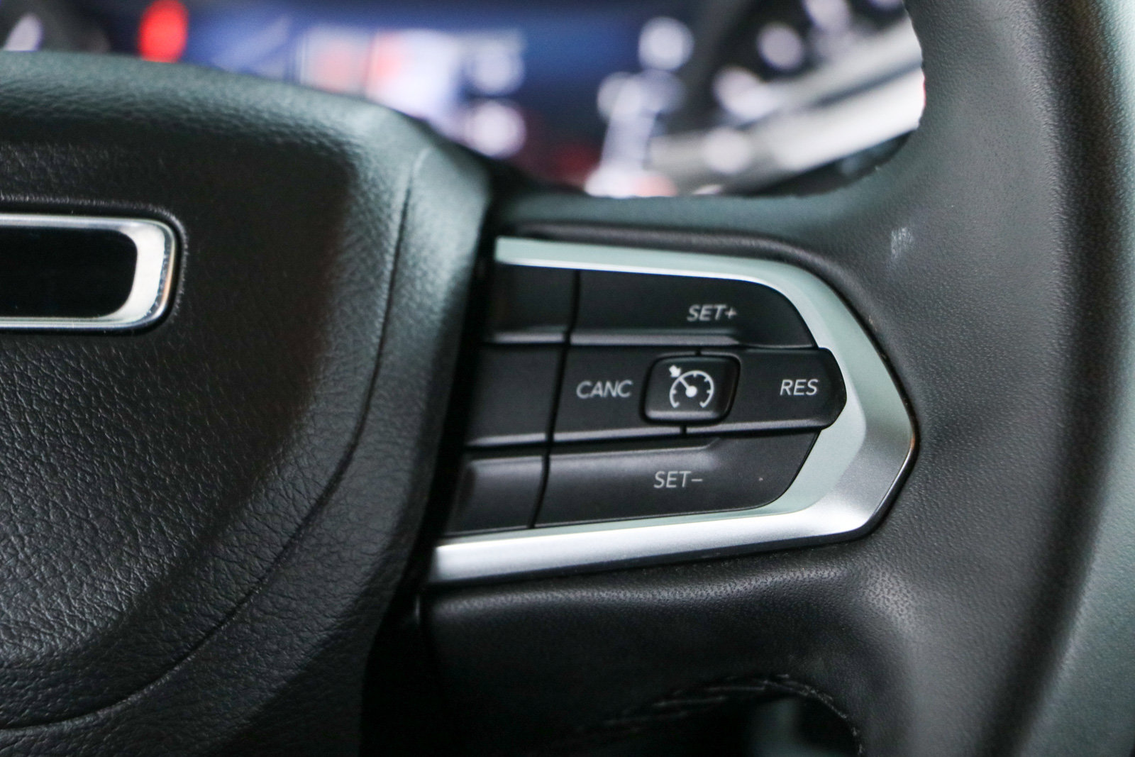 Used 2024 Jeep Compass Latitude AWD/4WD image 14