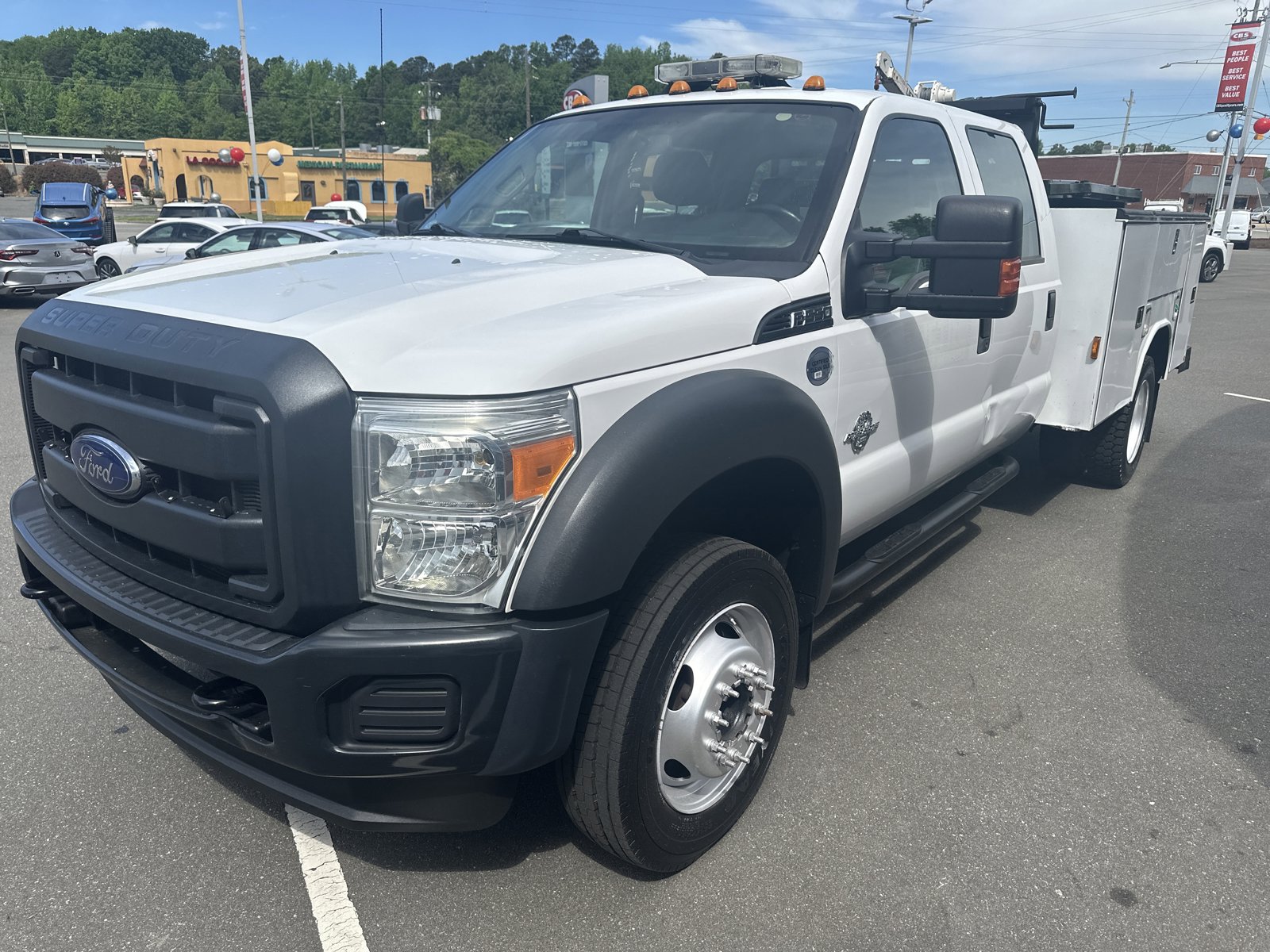 Used 2014 Ford F550 2WD Crew Cab Super Duty image 4